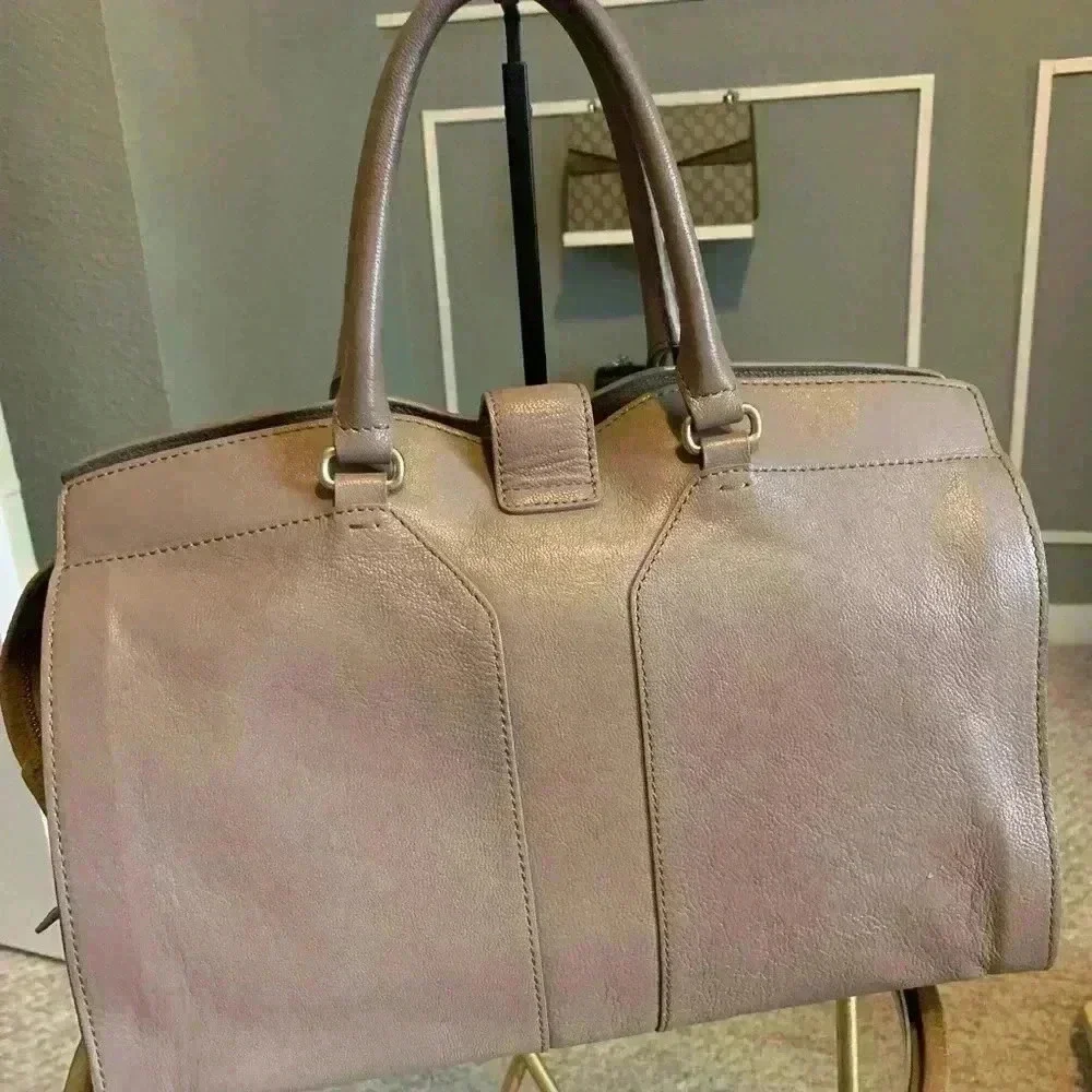 YVES SAINT LAURENT YSL Y Line Cabas Chic Leather Hand Bag Brown Used.